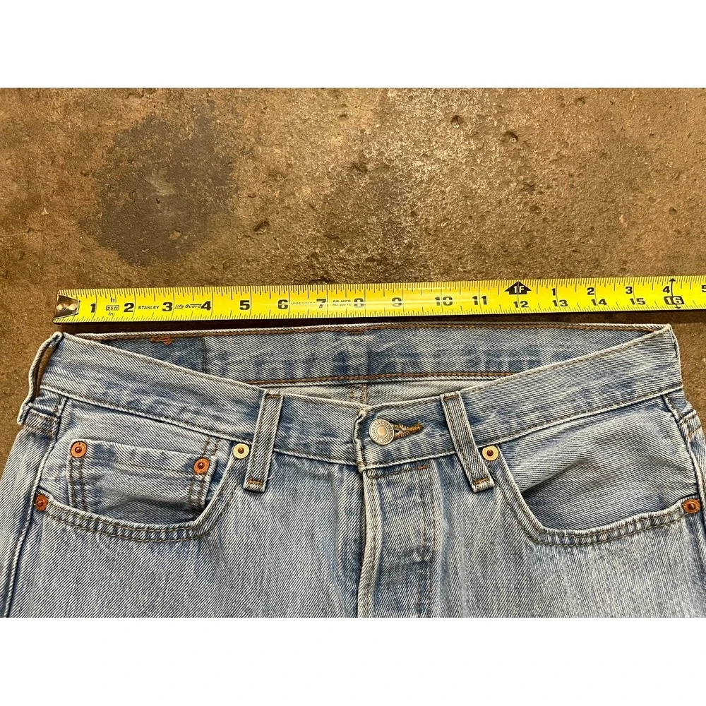 Levi's 501 Original Jeans Men 31x32 Blue Denim Stonewash Cotton Raw Hem Straight